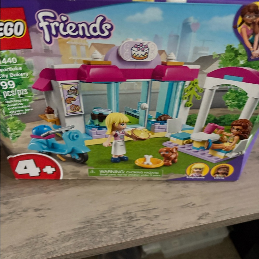 Lego Pink and Blue Building Set Pet Grooming Salon